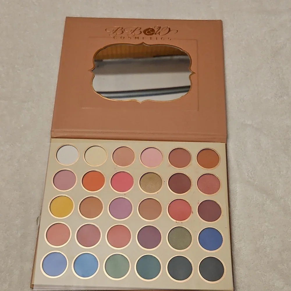 B.B.W Cosmetics ConFusion Eyeshadow Palette 30 Colors Matte Shimmer Vegan